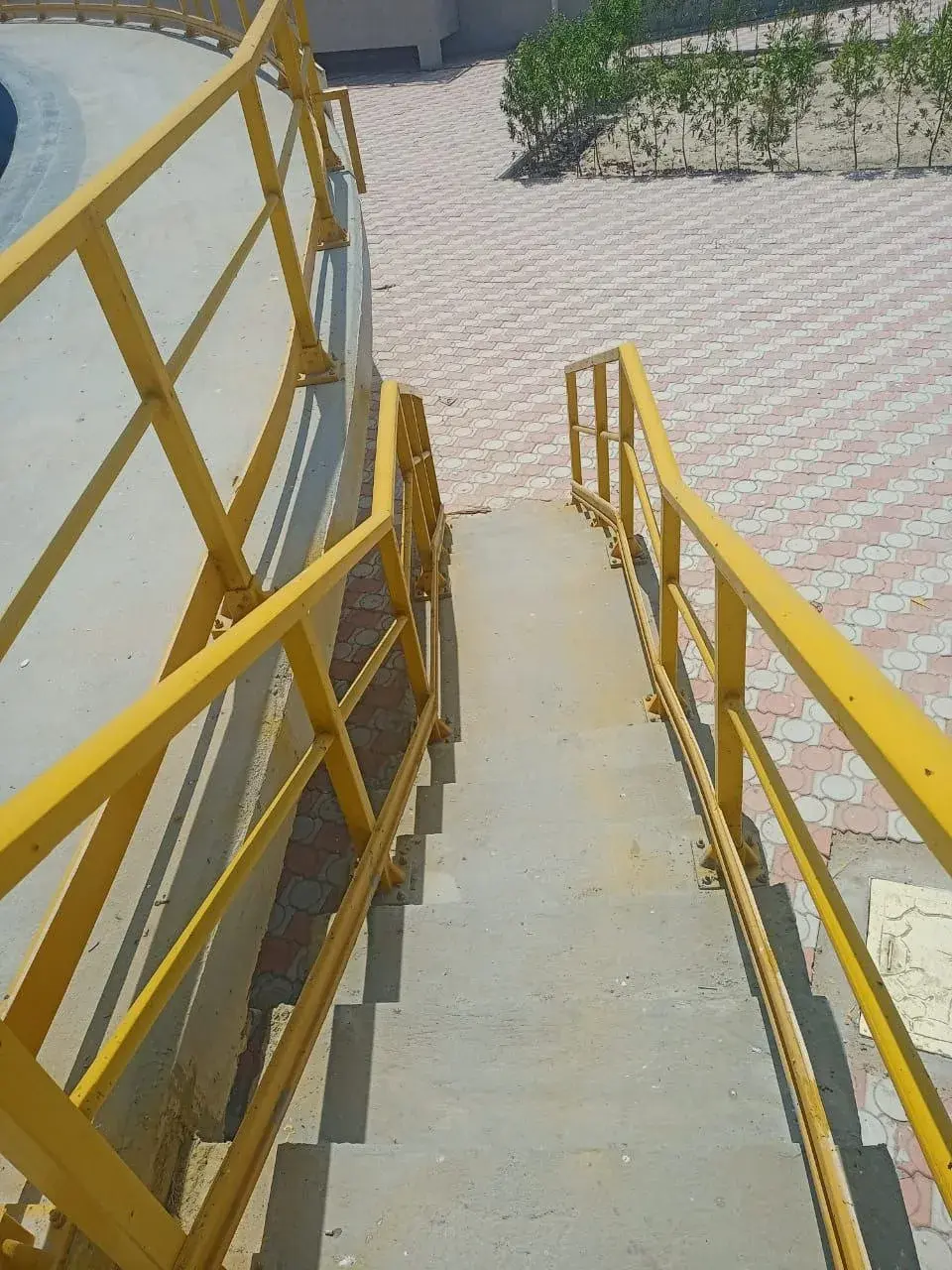 هاندريلات FRP مدعمة للتطبيقات الصناعية والبحرية | أشكال دائرية ومربعة thumbnail 5