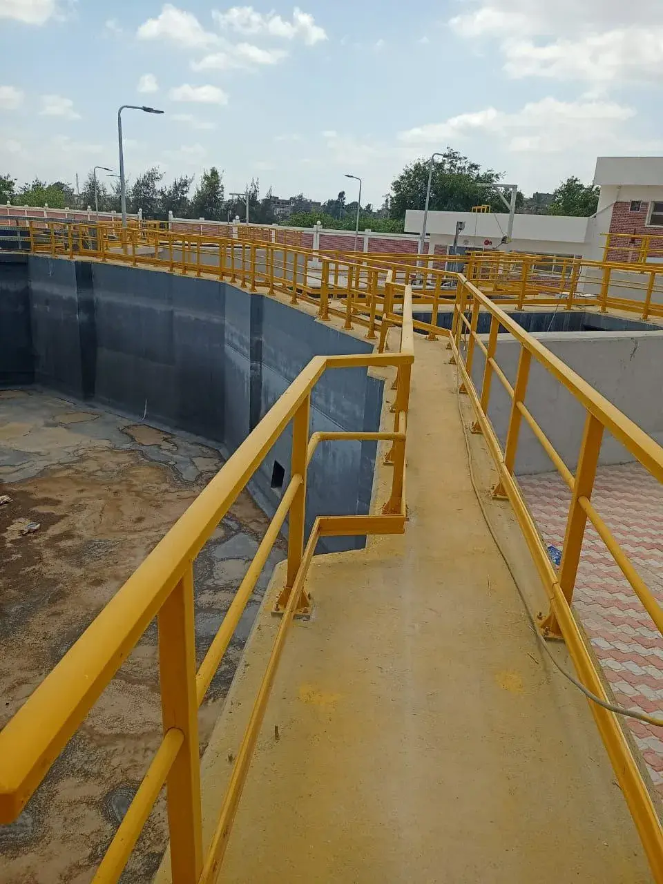 هاندريلات FRP مدعمة للتطبيقات الصناعية والبحرية | أشكال دائرية ومربعة thumbnail 3