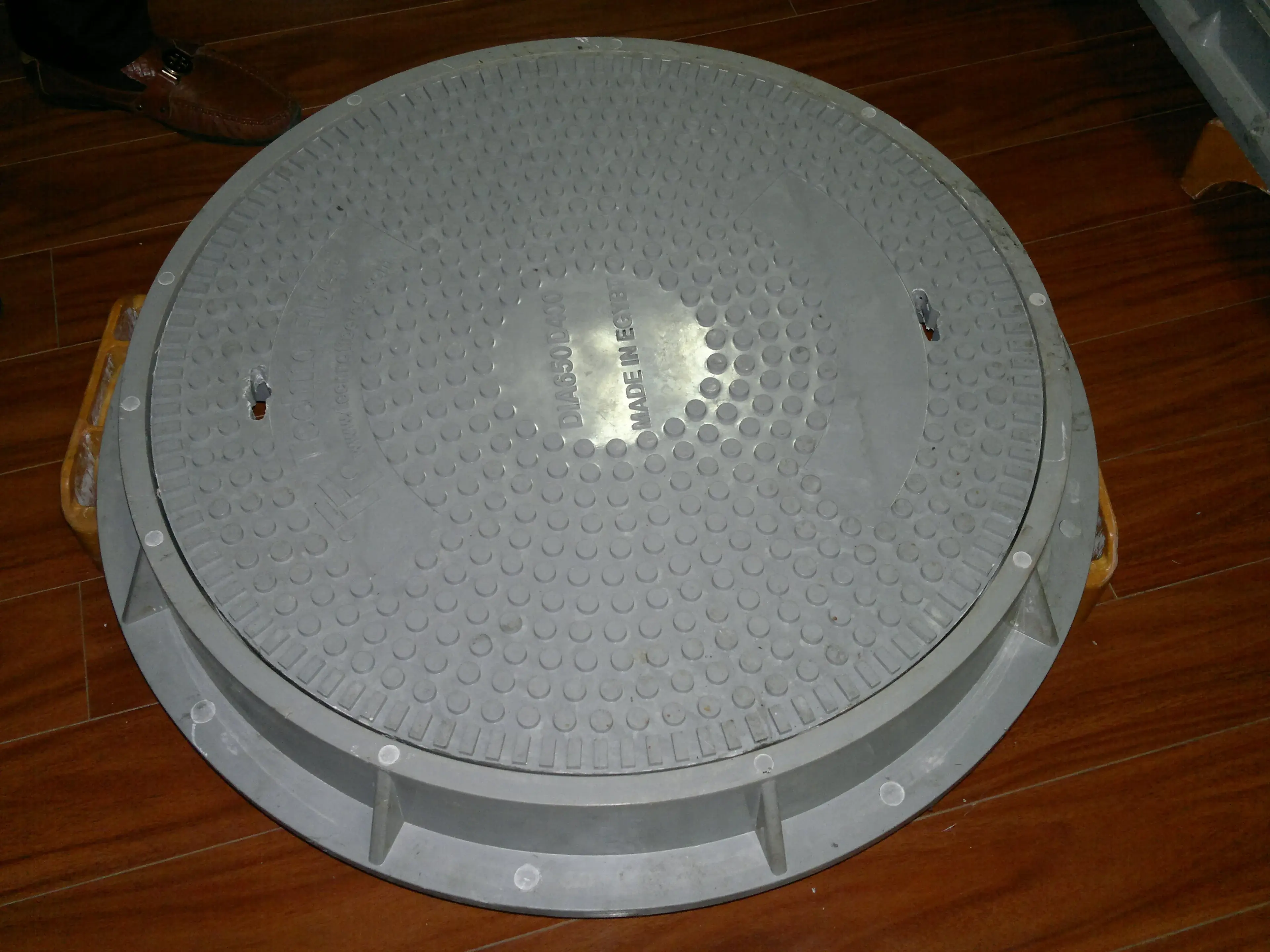 غطاء صرف صحي خفيف من FRP | آمن، مقاوم للسرقة، وغير موصل thumbnail 4