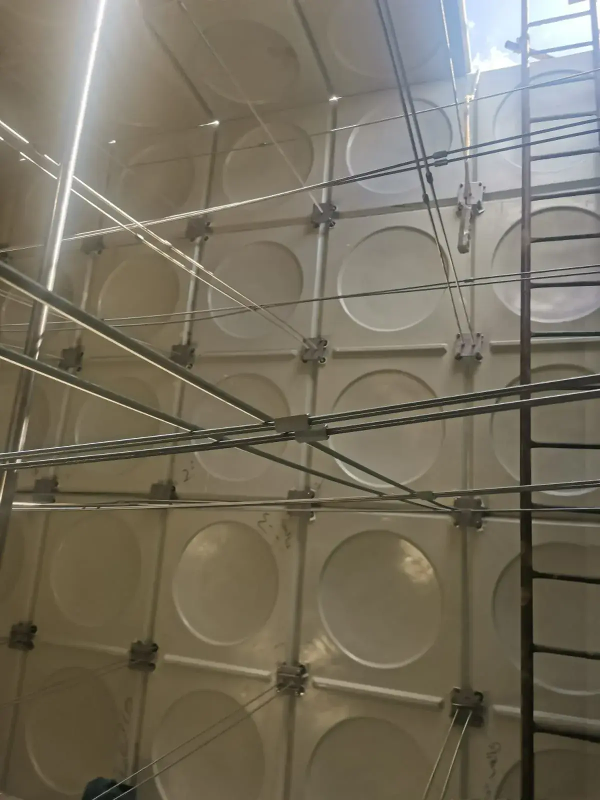 خزانات FRP بنظام الوحدات المجمعة | تثبيت سريع للمواقع النائية thumbnail 5