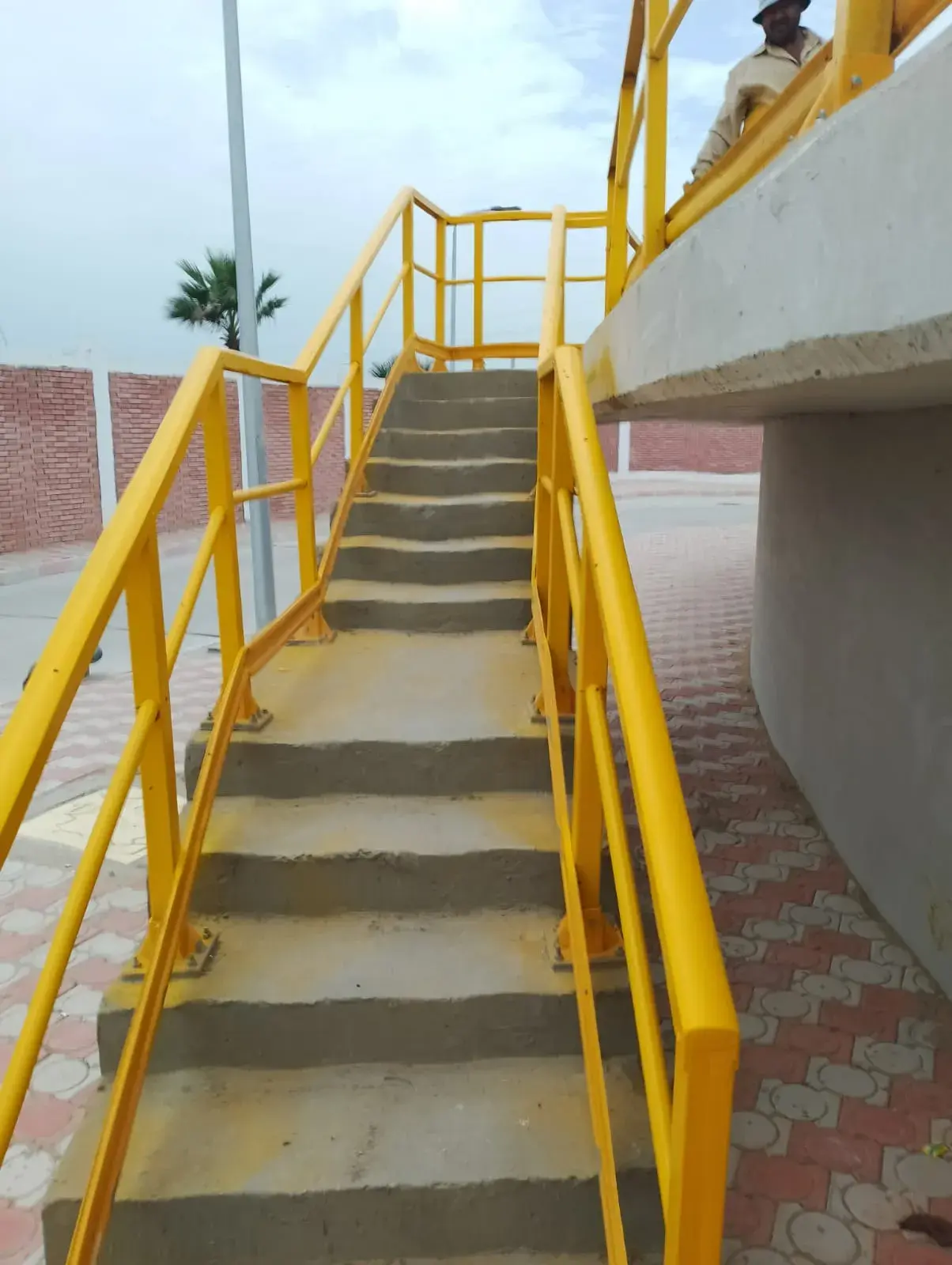 هاندريلات FRP مدعمة للتطبيقات الصناعية والبحرية | أشكال دائرية ومربعة