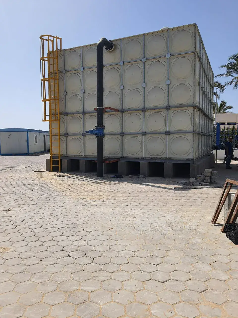 خزانات بنظام الوحدات المجمعه (panels) فيبر جلاس